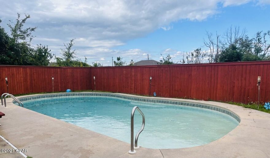 CURRENTLY UNDER CONTRACT, SELLER ACCEPTING BACKUP OFFERS. Location, Location, Location!!! Plenty of room for everyone in this massive 5 bedroom, 3 full bath home, located in the desired Subdivision of Highland City. The property features a large extra living room/den, separate master suite, inground swimming pool, great for entertaining and surrounded by a new privacy fence. With a little love, this could be the perfect place to call home! Not easy to find this kind of square footage and a pool for under 300k. Conveniently located to schools, shopping and restaurants. Cash and conventional only. All measurements are approximate, please verify if important.  Call today to schedule your showing!