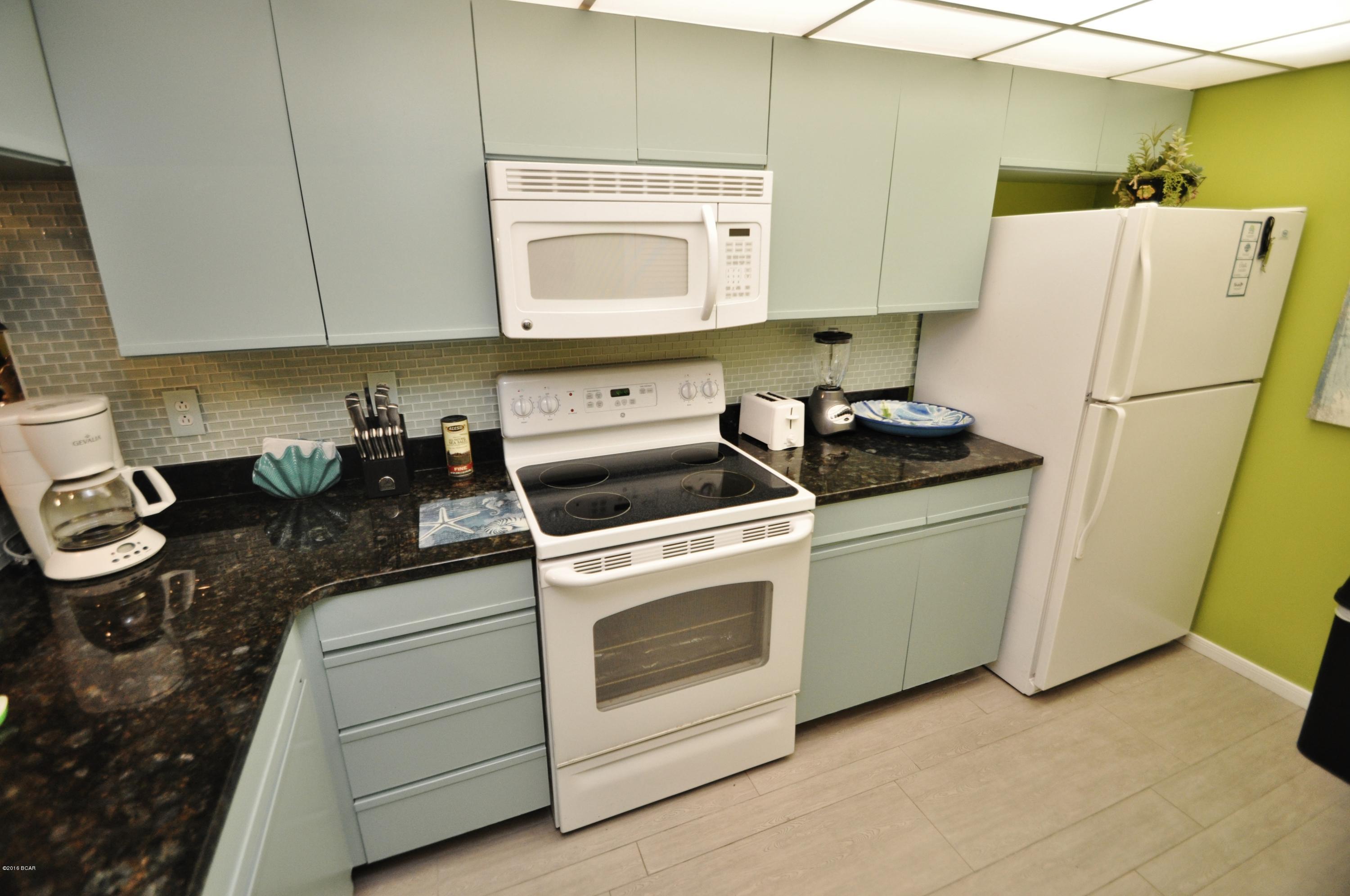 Edgewater Golf Villas V-B - Residential