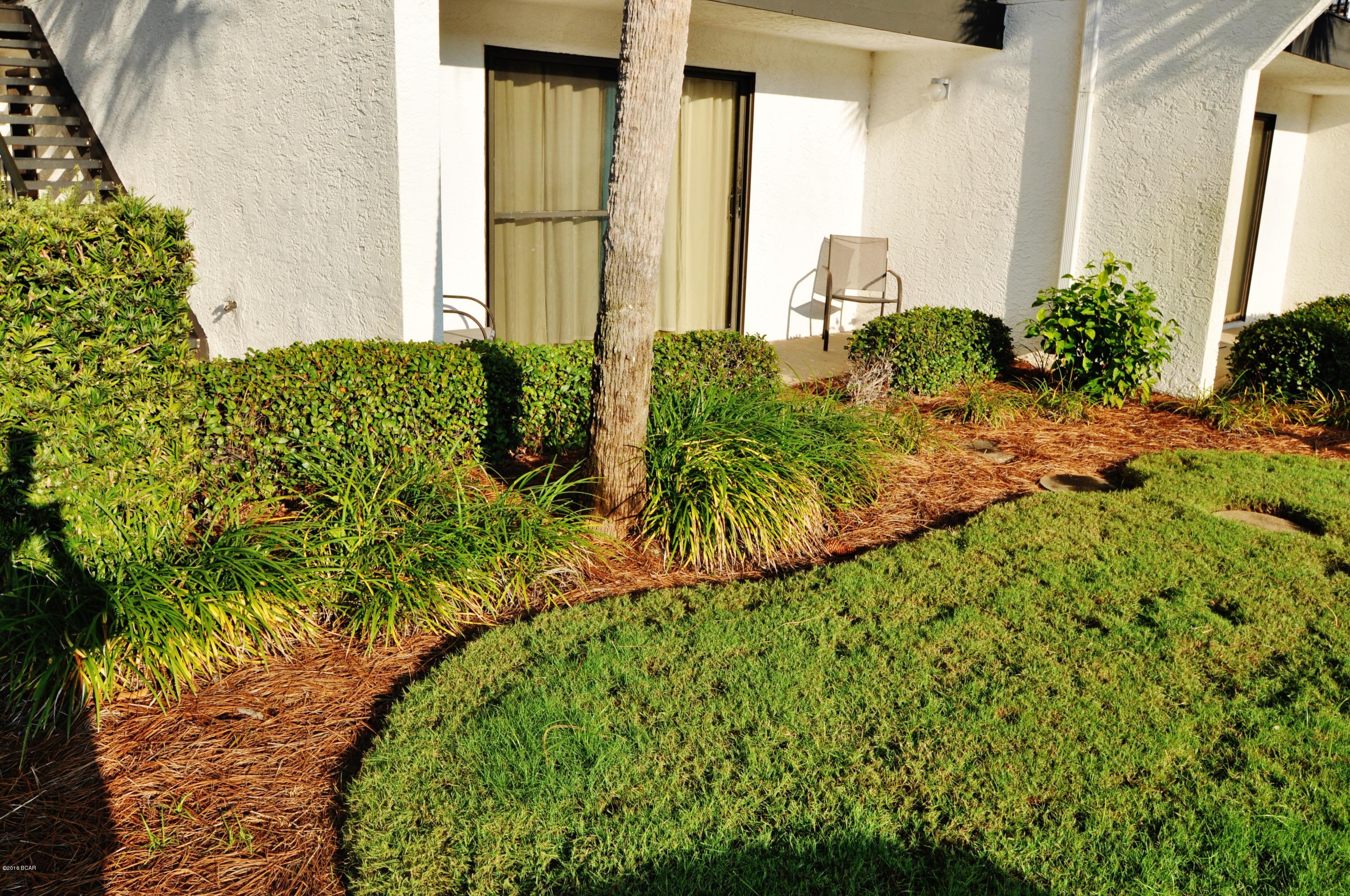 Edgewater Golf Villas V-B - Residential