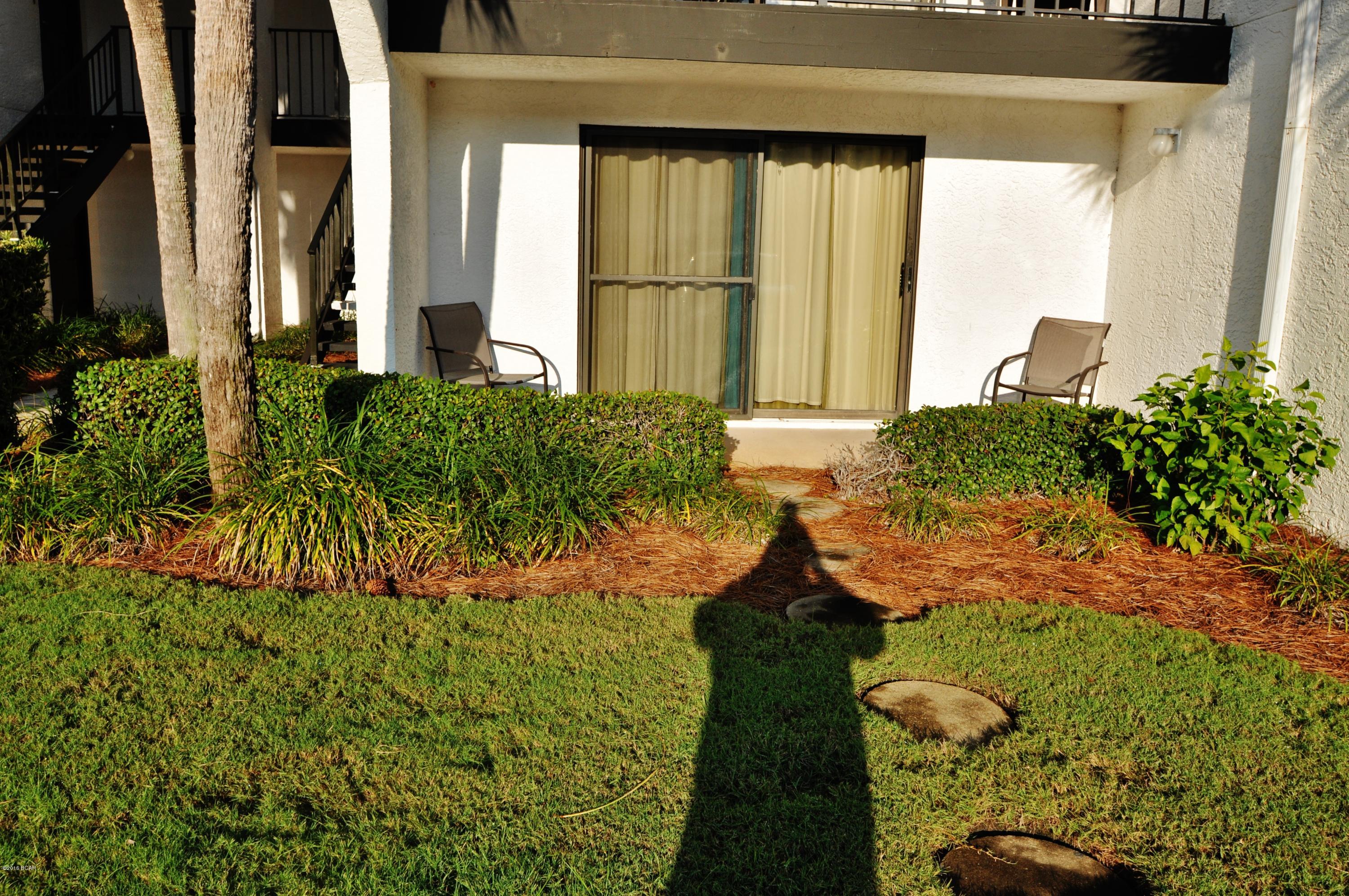 Edgewater Golf Villas V-B - Residential