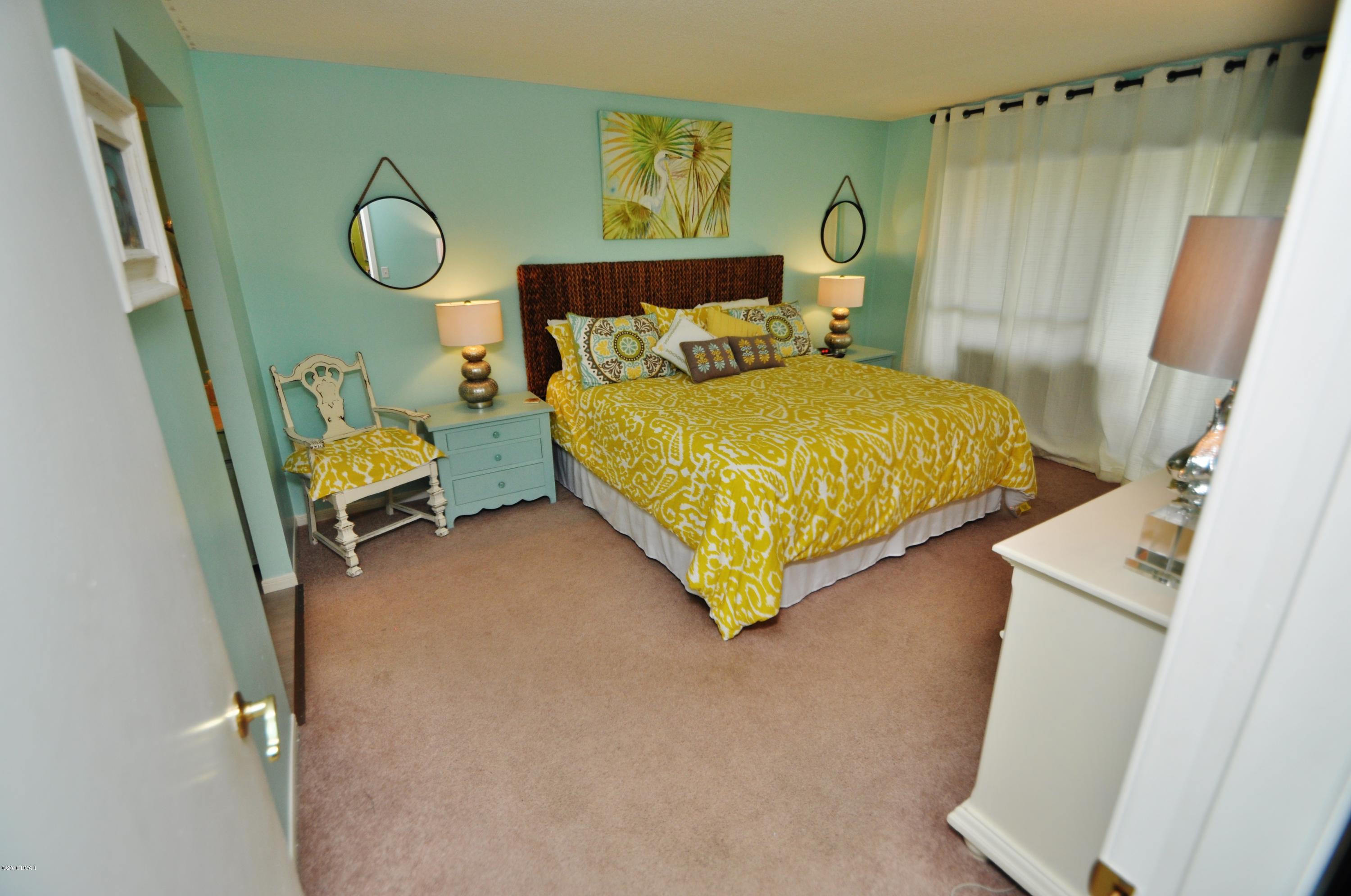 Edgewater Golf Villas V-B - Residential