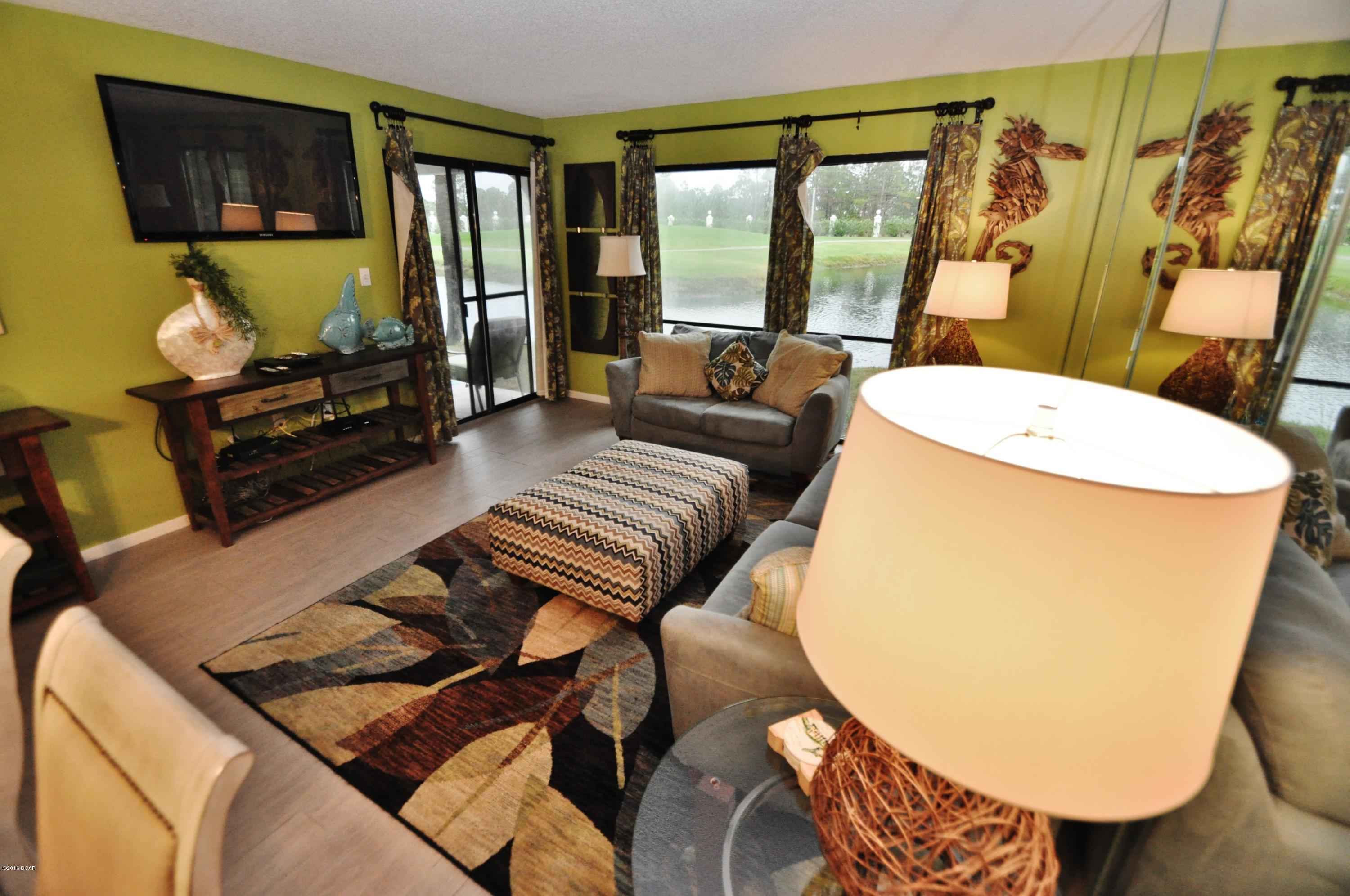 Edgewater Golf Villas V-B - Residential