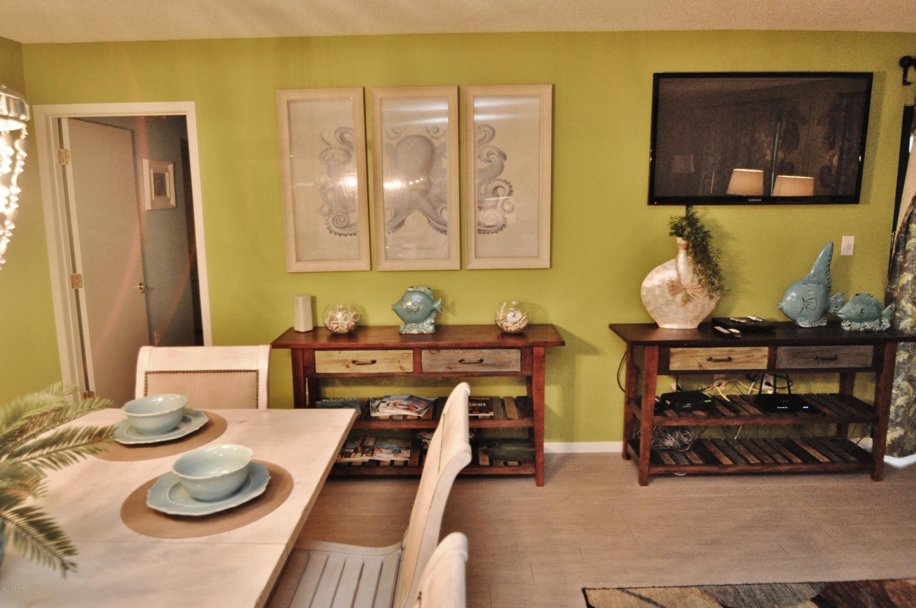 Edgewater Golf Villas V-B - Residential