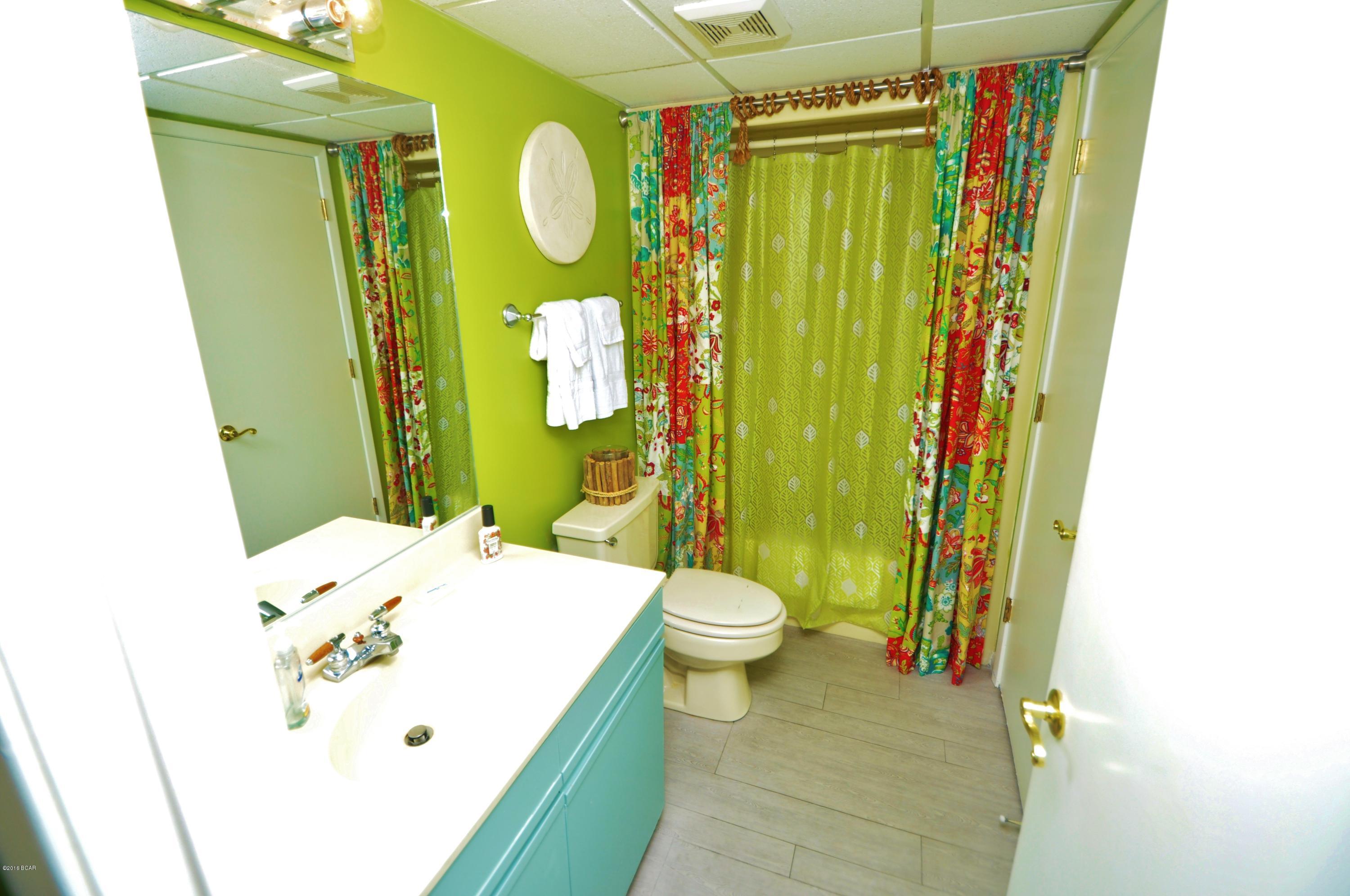 Edgewater Golf Villas V-B - Residential