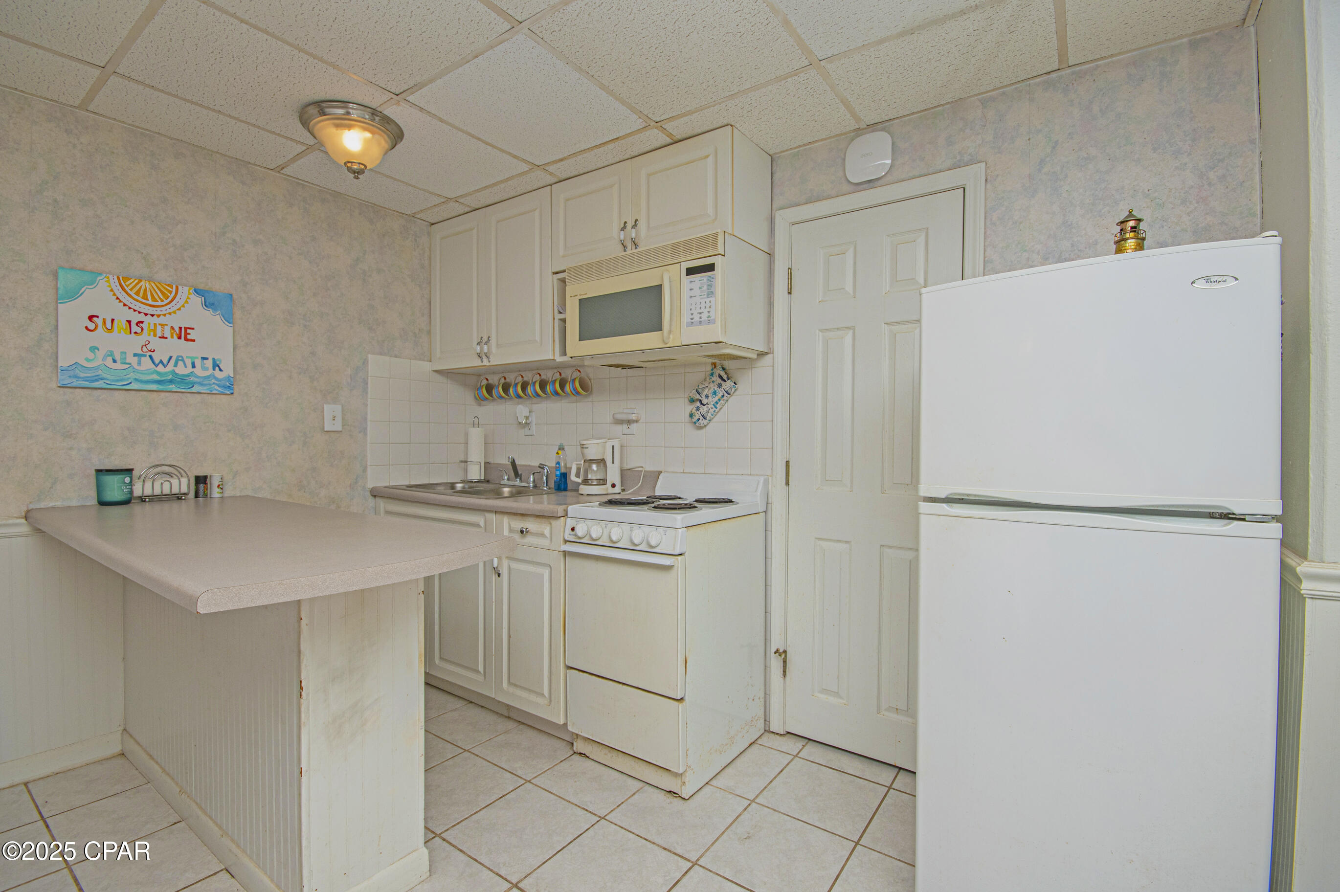 Fontainebleau Terrace - Residential