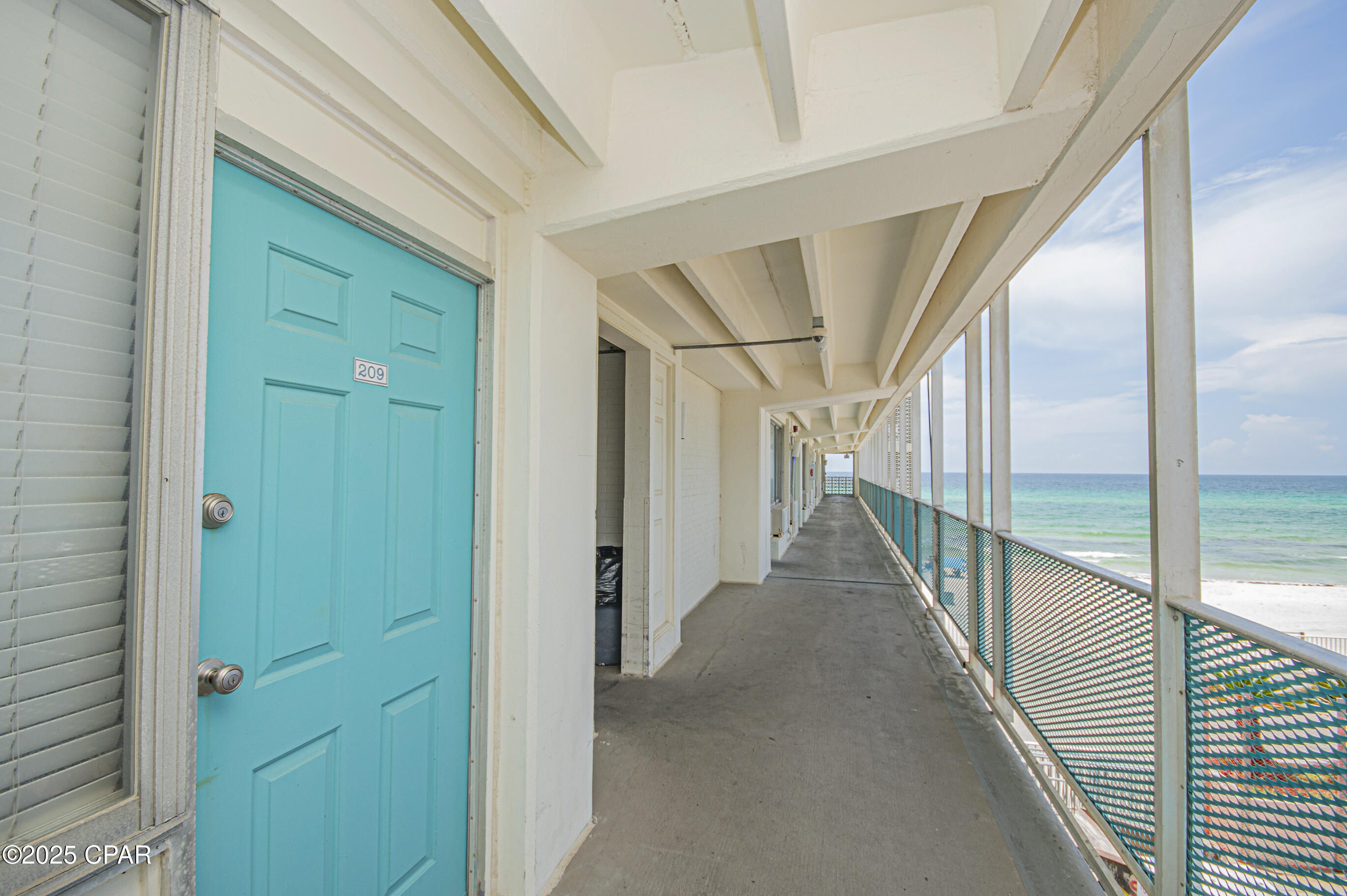Fontainebleau Terrace - Residential