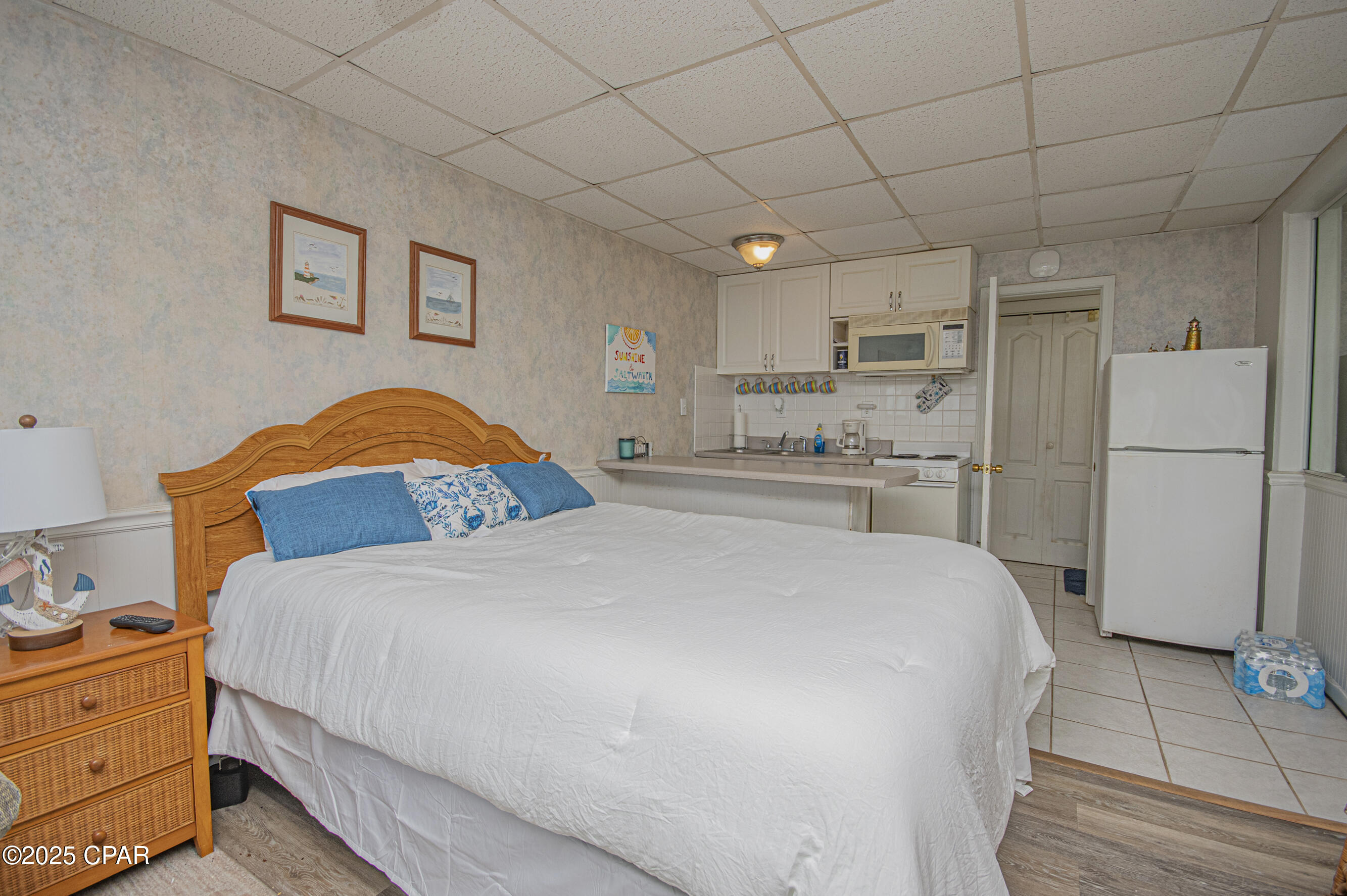 Fontainebleau Terrace - Residential