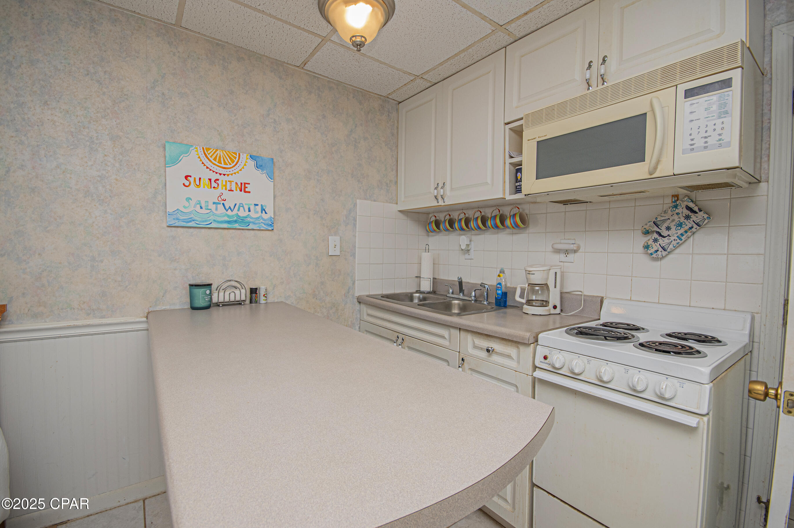 Fontainebleau Terrace - Residential