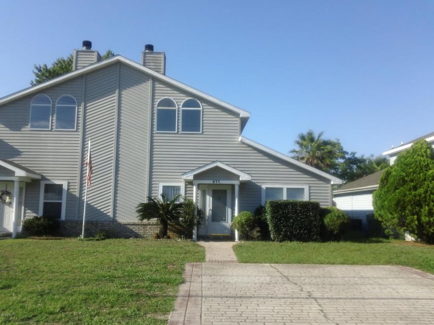 3 bedroom 2 bathroom Townhouse in The Lynn Haven area. All property sizes and ages are approximate, please measure and/or verify if important. School assignments are subject to change, please check with Bay County for most accurate information.Deposit is the same as the rent. Pets NOT Allowed!