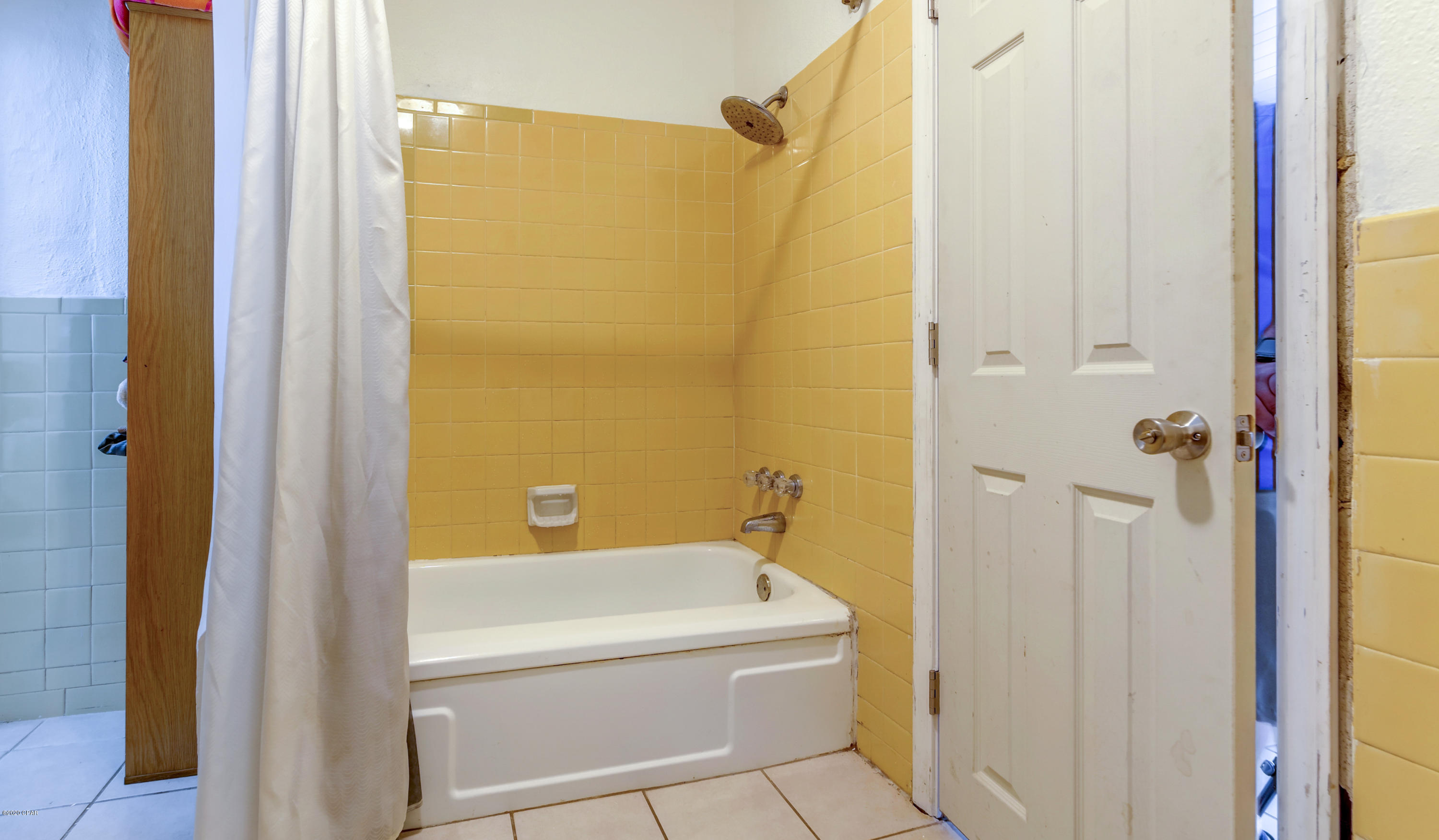 Hutchison's 1st To Bahama Bch - Commercial Sale