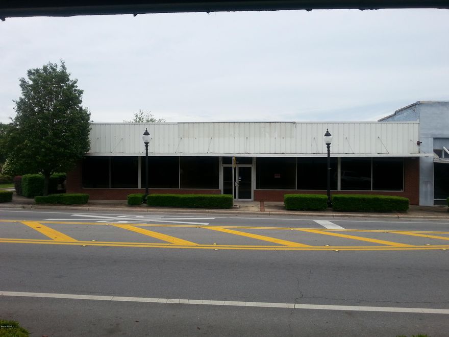 Lease price is $1,875/month ($3.36/ft.)net.Large Historic Commercial/Retail space, 6,700 sq. ft. on Main Street in Historic Downtown Chipley.5,650 clear span retail space with terrazzo floor and suspended ceiling.  Two public rest rooms.  100 sq. ft. of office space and 400 sq. ft. warehouse space in rear of real tail space.  Building is in great shape.  Eight large showroom windows overlook Main Street.  New HVAC unit.  Zoned Historic Commercial.