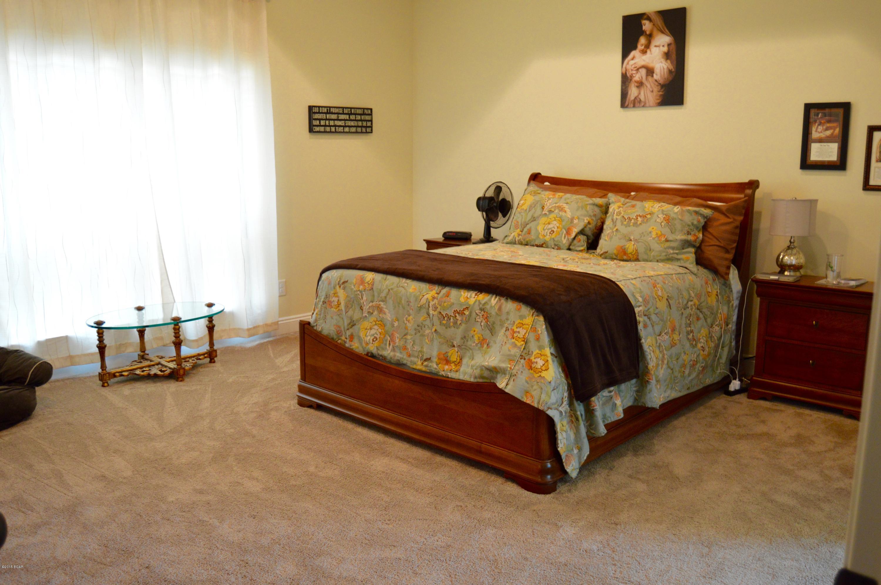 Kirkland Manor - Residential