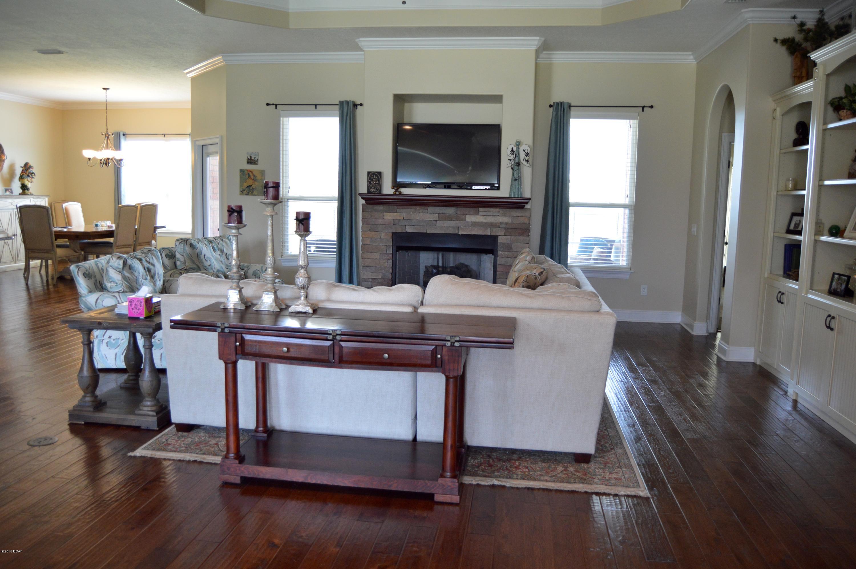 Kirkland Manor - Residential