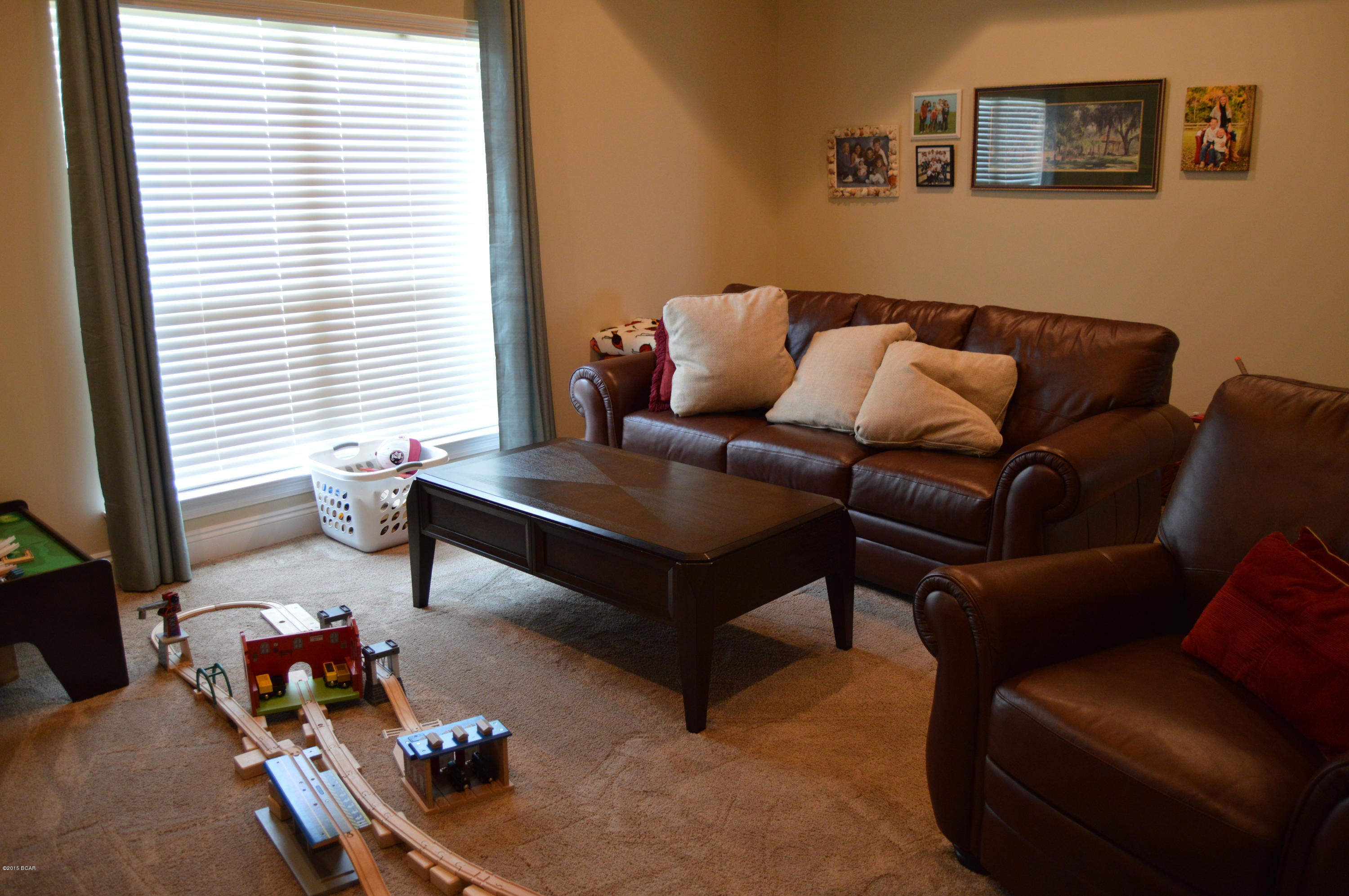 Kirkland Manor - Residential