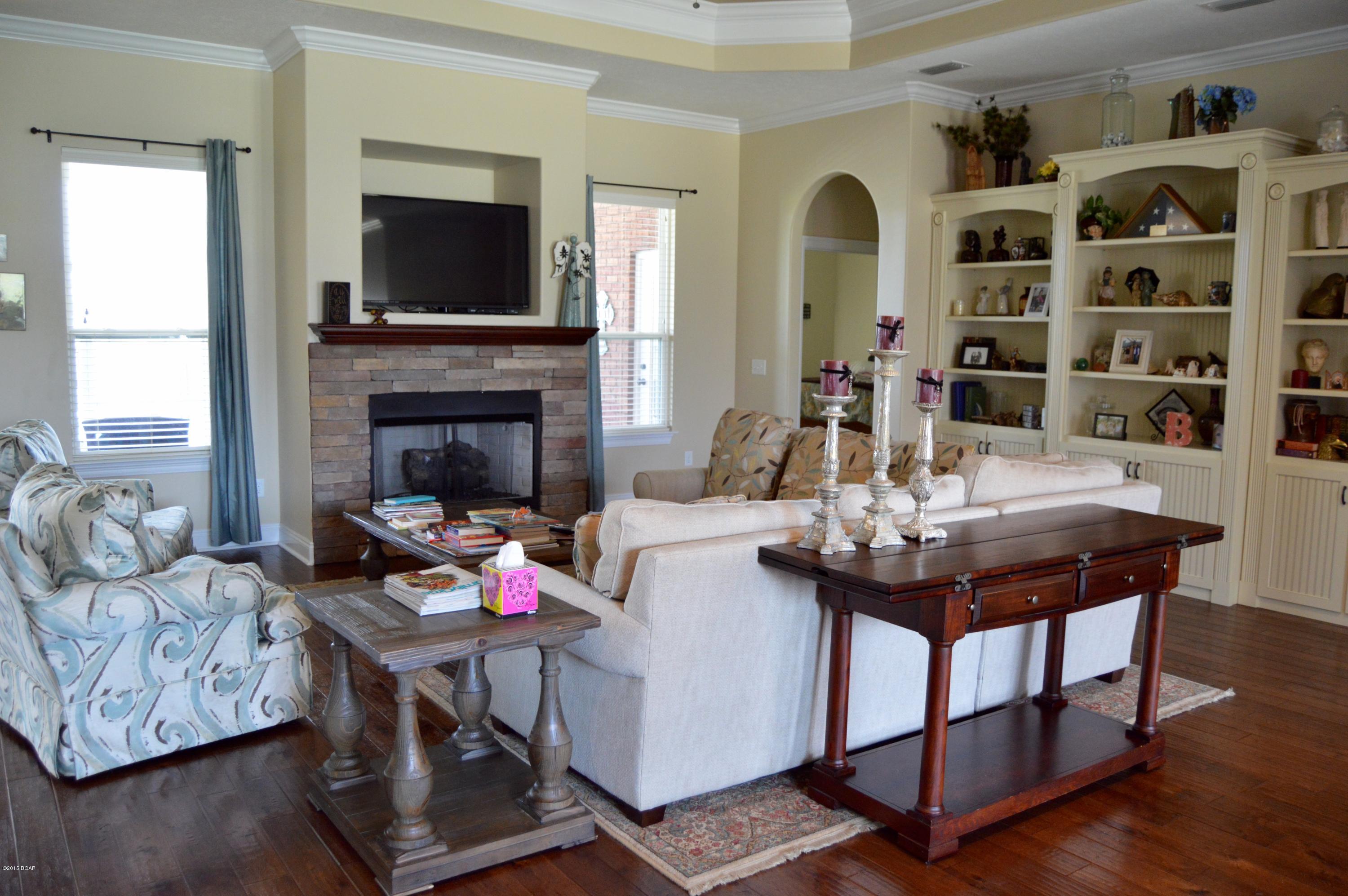 Kirkland Manor - Residential