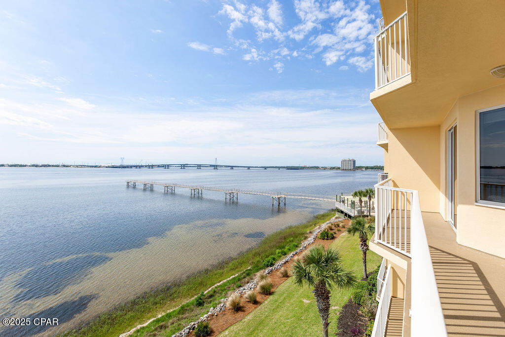 Hibiscus By The Bay - Residential