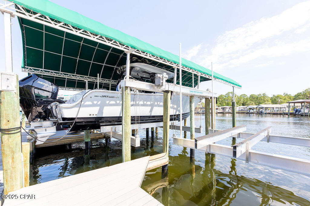 Hibiscus By The Bay - Residential