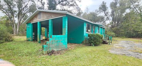 A home in Marianna