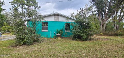 A home in Marianna