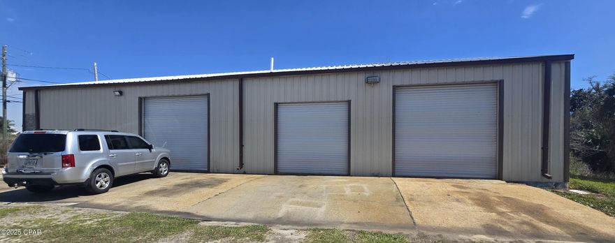 Unlock your business potential with this expansive warehouse/storage space! Equipped with roll-up bay doors for easy access, plus just shy of 1 acre lot offering an abundant parking space. The property features office space, extra storage, and a welcoming reception area. Currently set up for a mechanic shop, however, can definitely be the ideal location to elevate or expand your type of business.