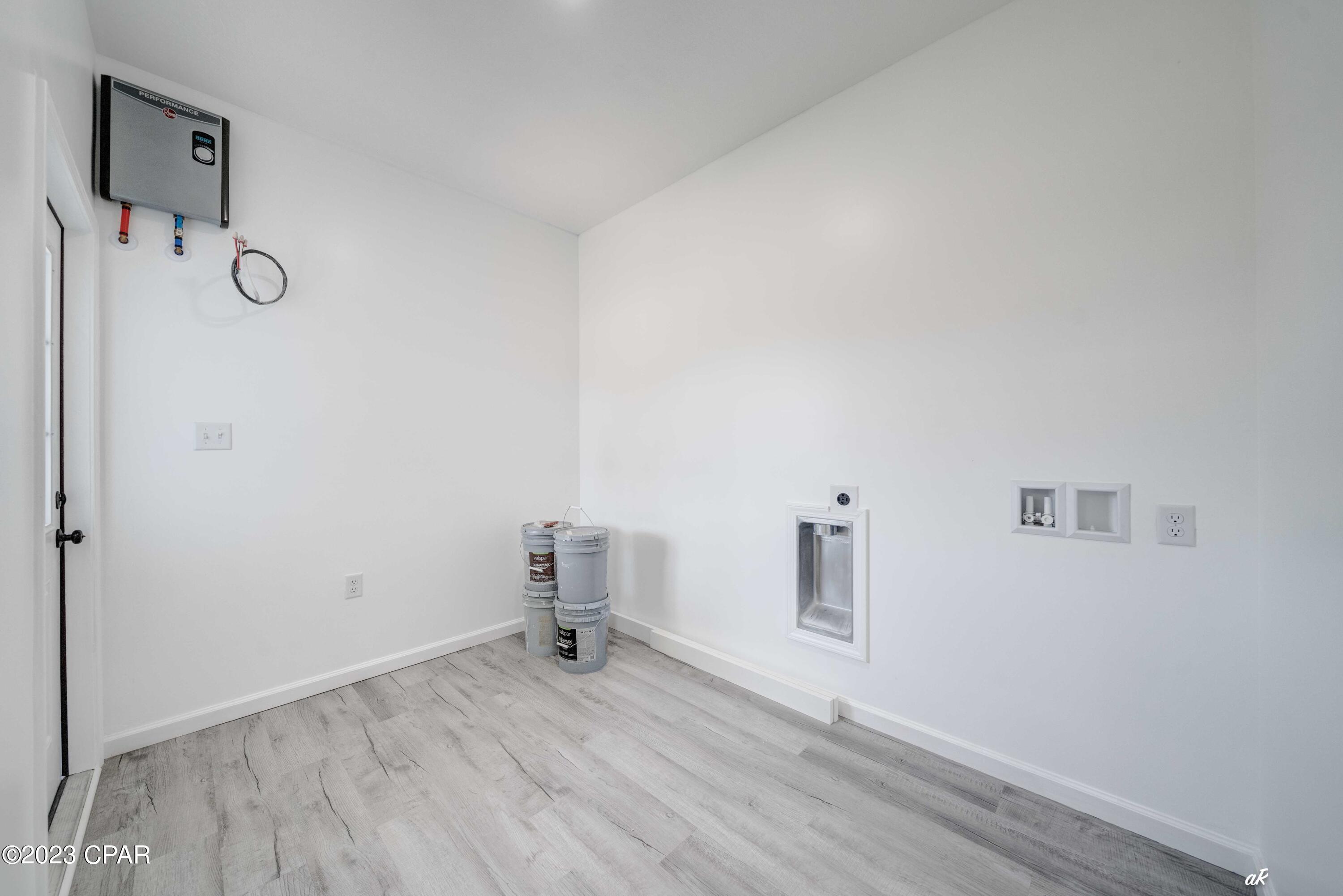 M N Kneeces Replat Pine-Lea - Residential