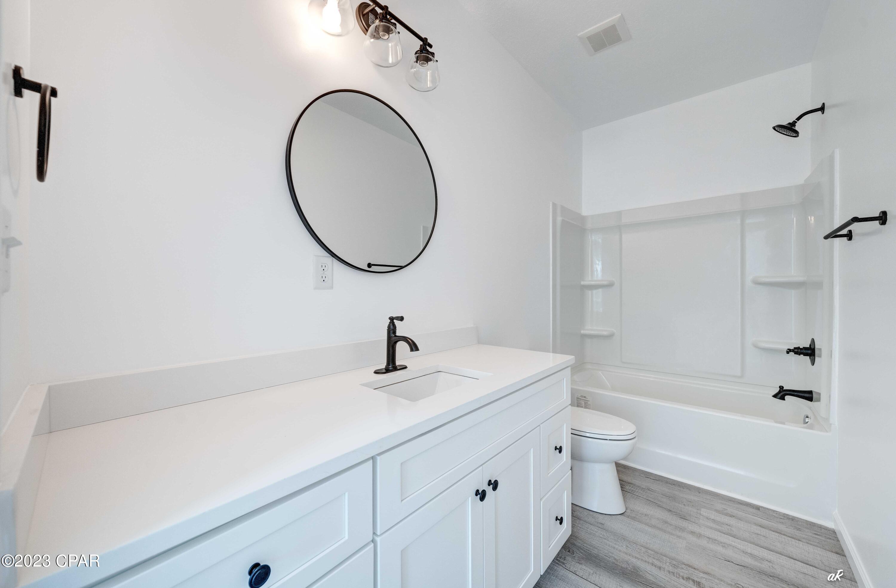 M N Kneeces Replat Pine-Lea - Residential