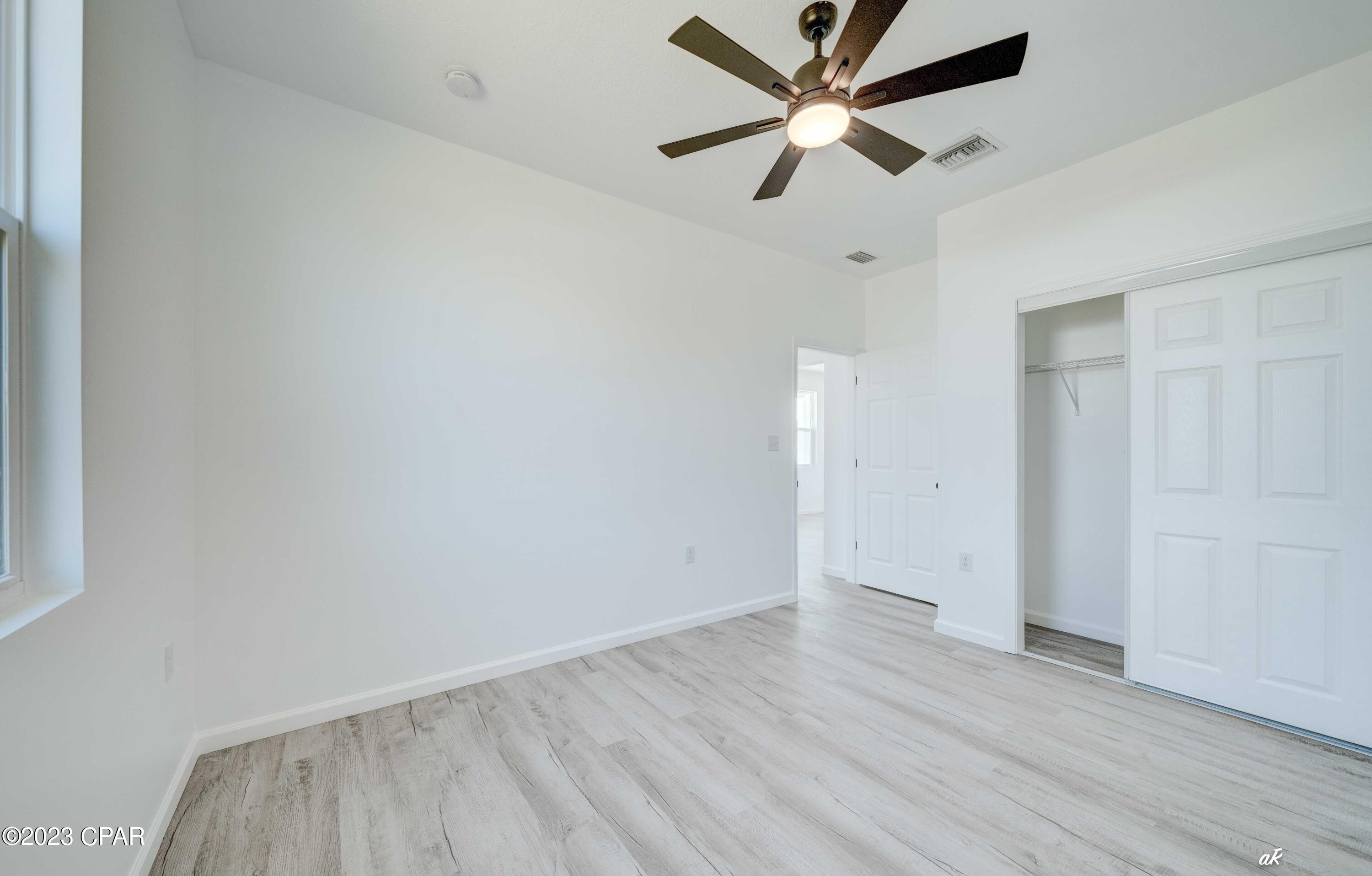 M N Kneeces Replat Pine-Lea - Residential