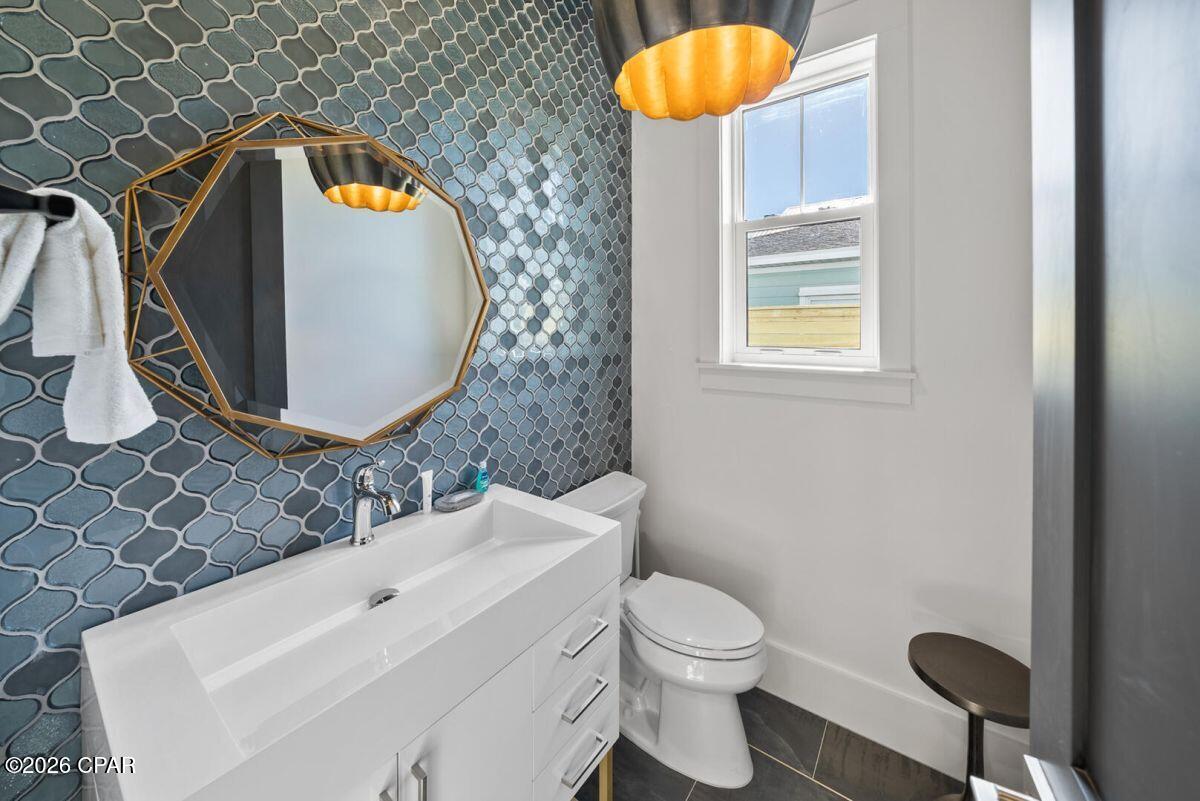 Laguna Beach Estates 9th Add - Residential