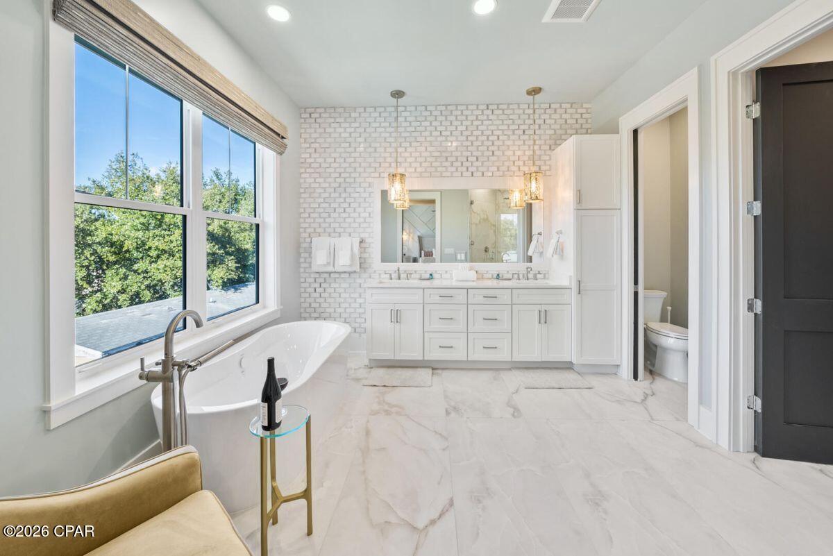 Laguna Beach Estates 9th Add - Residential