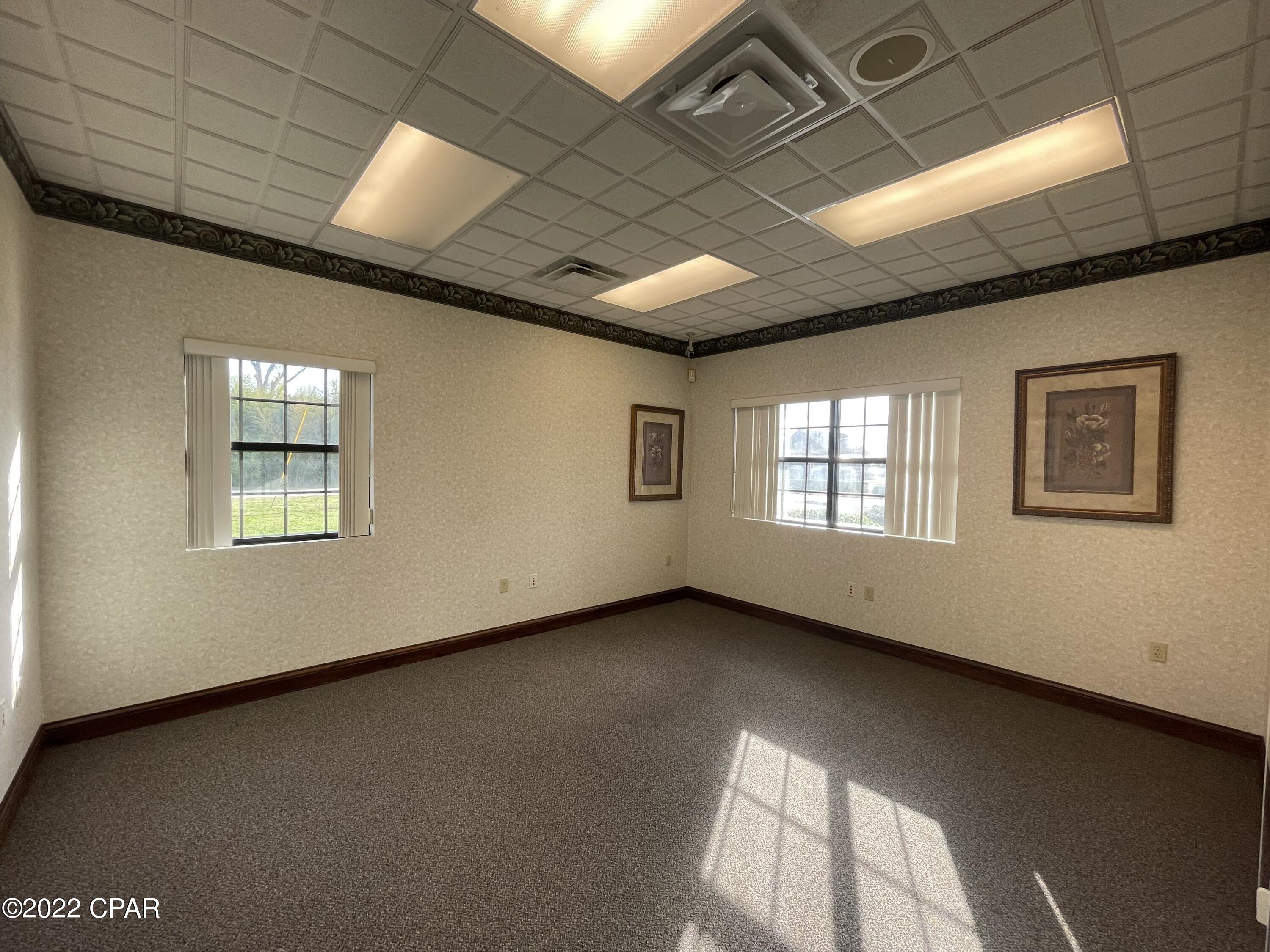 [No Recorded Subdiv] - Commercial Sale