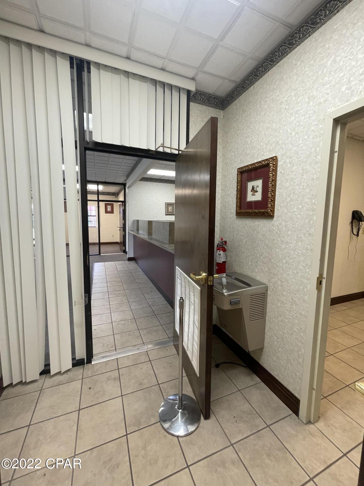 [No Recorded Subdiv] - Commercial Sale