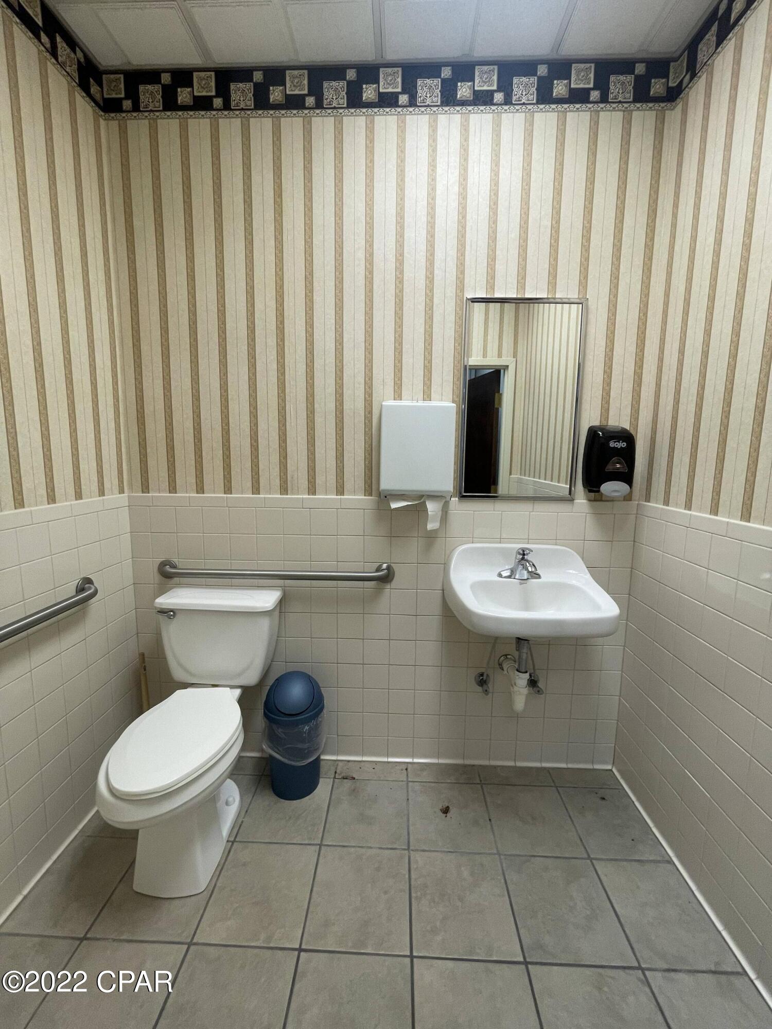 [No Recorded Subdiv] - Commercial Sale