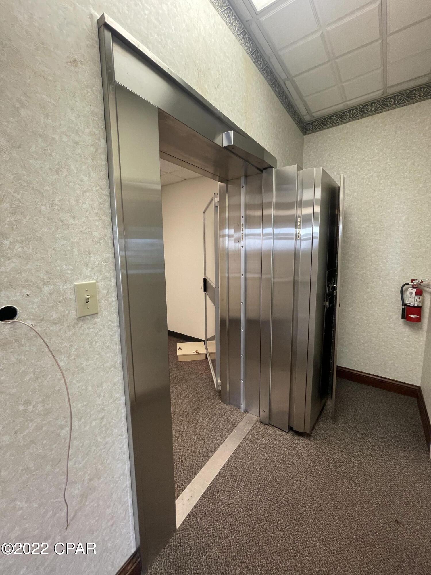 [No Recorded Subdiv] - Commercial Sale