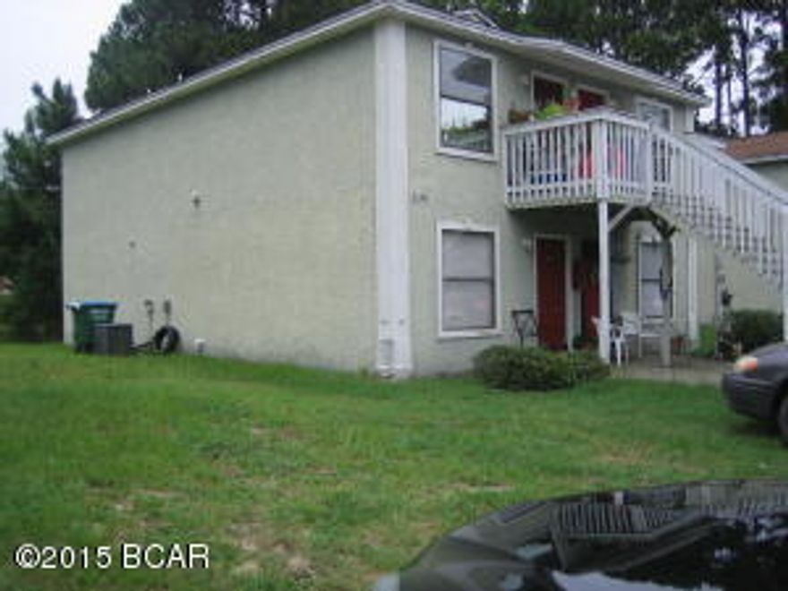 Welcoming one bedroom condo in up and coming neighborhood located off of North Lagoon. This unit is in a great location on the east end of North Grand Lagoon, making it close to the beach, navy base, and great restaurants. Also just a quick hop over the bridge to FSU and Gulf Coast State campuses.