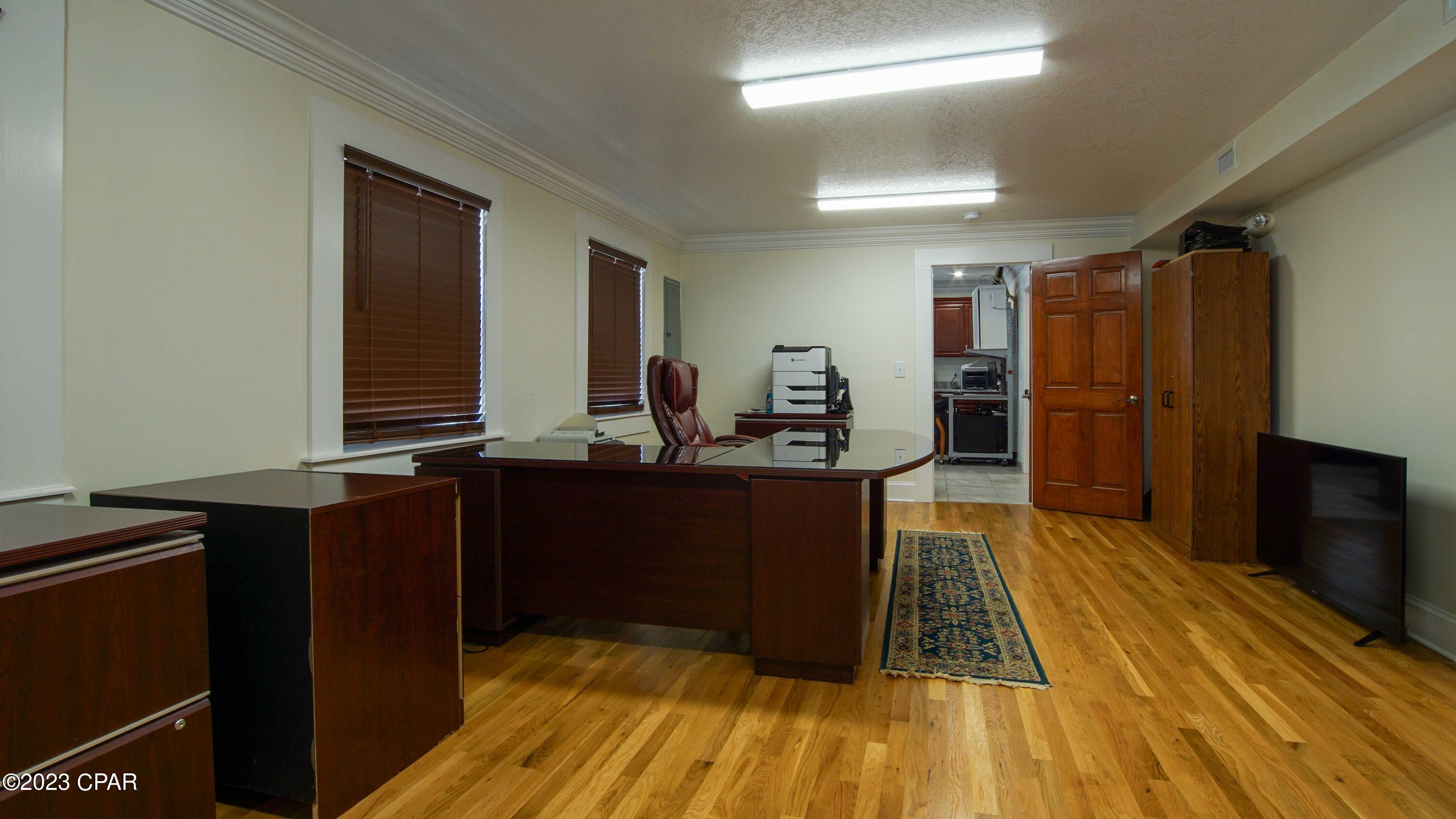 [No Recorded Subdiv] - Commercial Sale