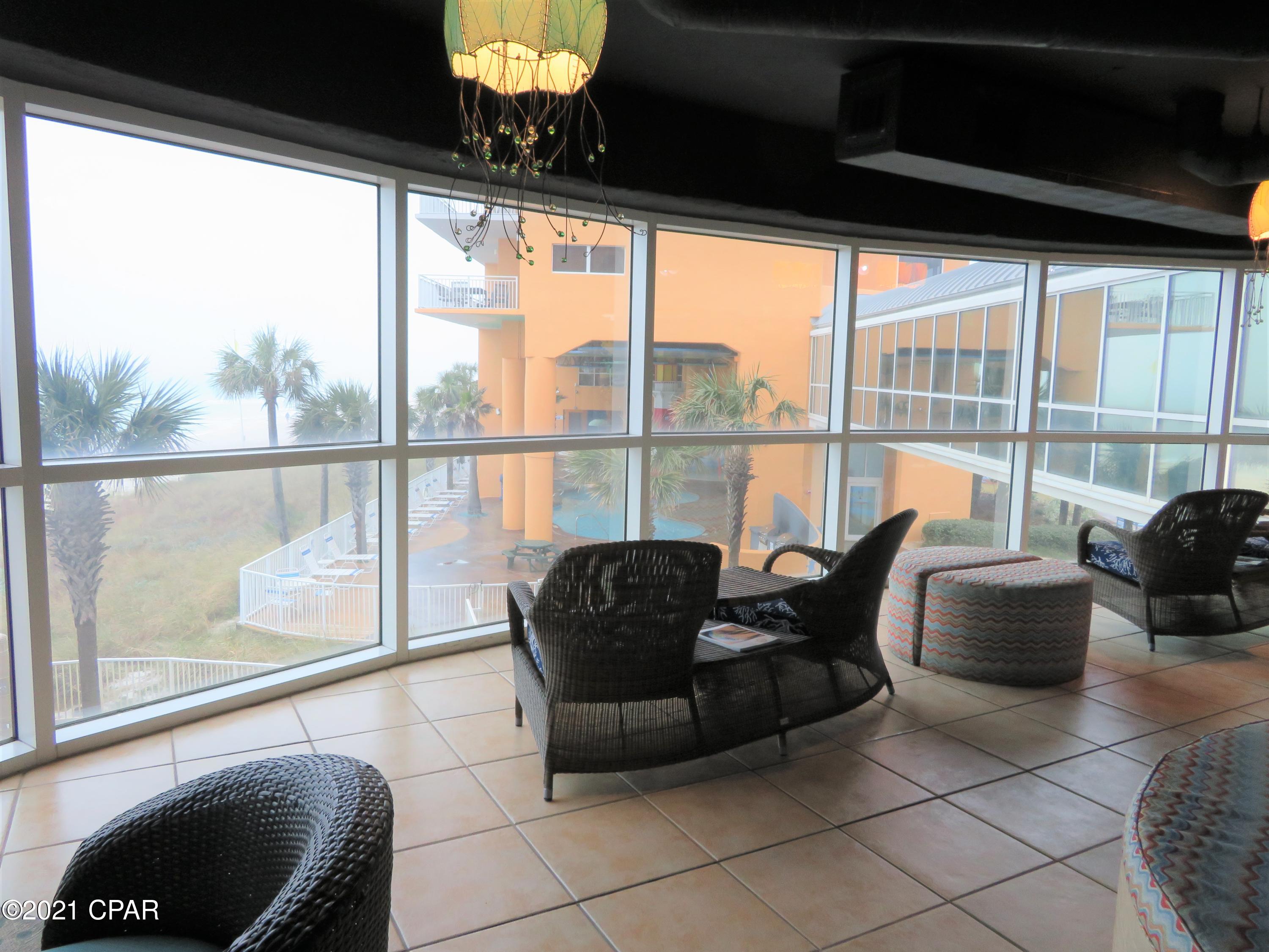 Splash Condo - Residential