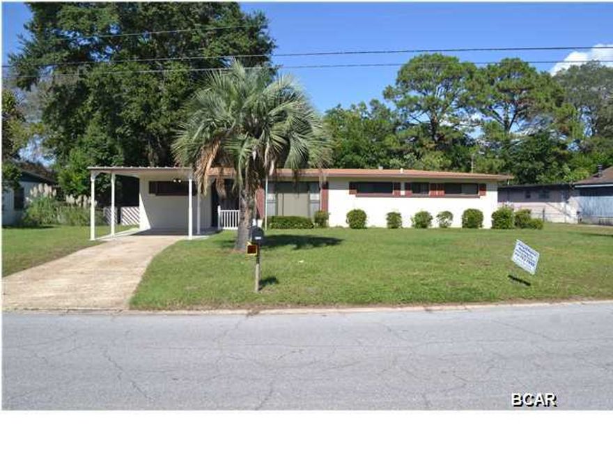 BRAND NEW ROOF INSTALLED 10/18/2014. If you have been looking for a large home with many multi-use rooms, look no further, this home is for you. Featuring 4 bedrooms, plus a bonus room (previously a garage) with its own entrance that could be used as a 5th bedroom or game room, playroom, or even easily converted back to a garage. There is a formal dining room, plus a breakfast area, full kitchen with a designer pantry, a living room, and a den. This home has just gone through probate with all paperwork clear and can close quickly. You have heard the phrase many times ''this home has good bones'', that is this home. It needs a little updating, but is solid. The heating and air conditioning unit is serviced regularly and has a maintenance agreement, the home carries a termite bond, there