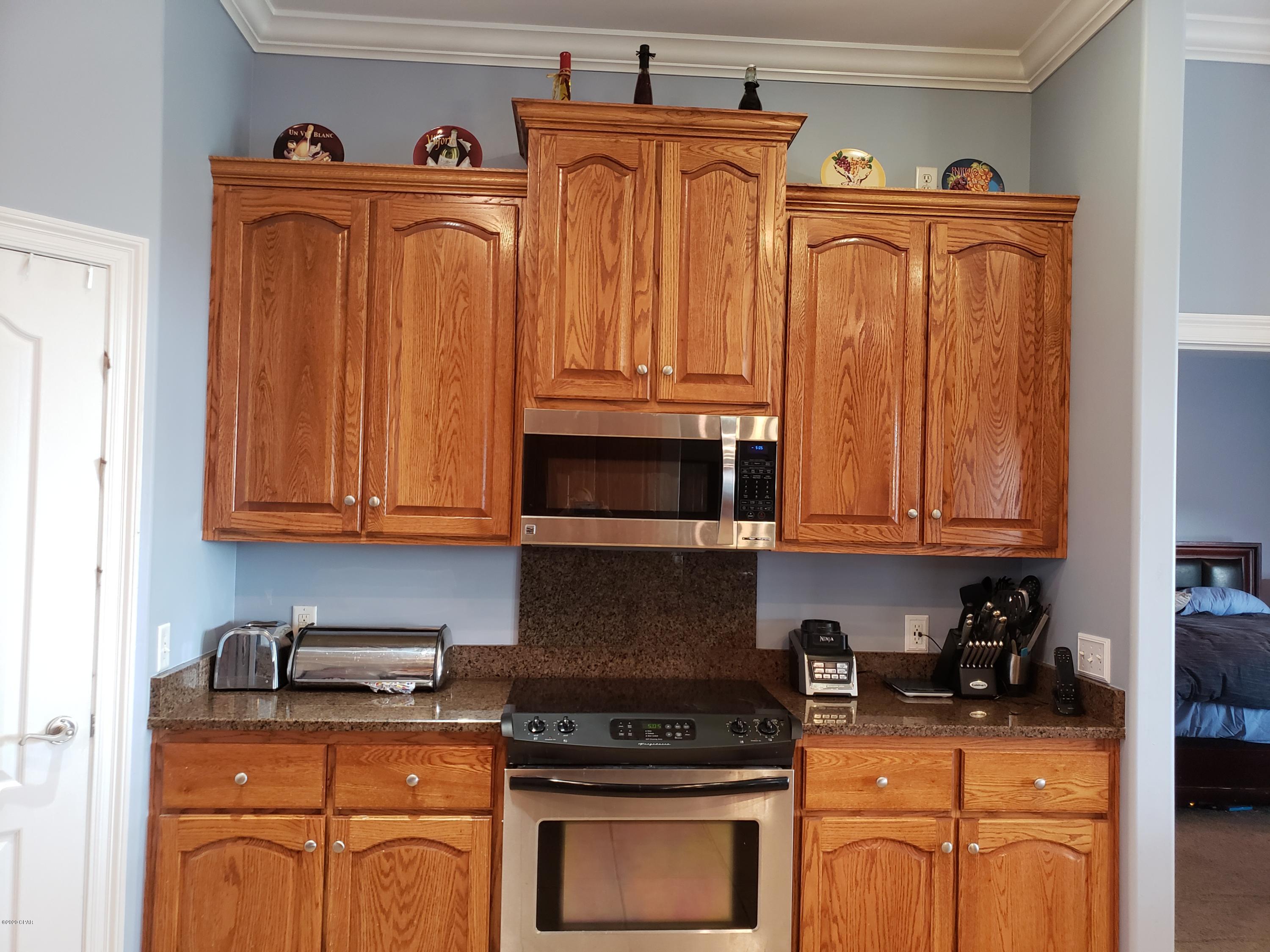 Kirkland Manor - Residential