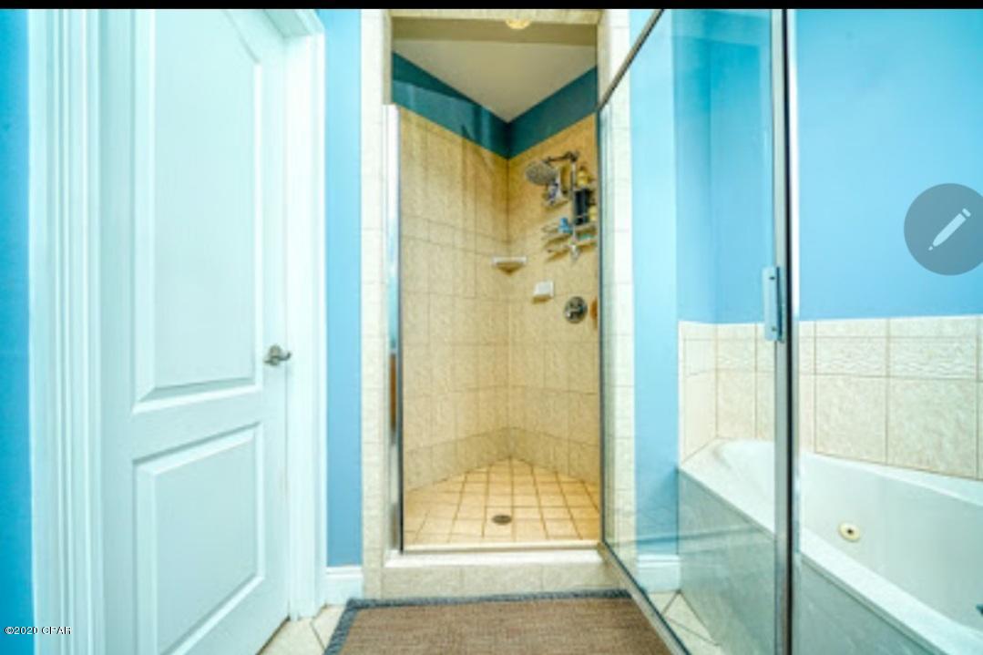 Kirkland Manor - Residential