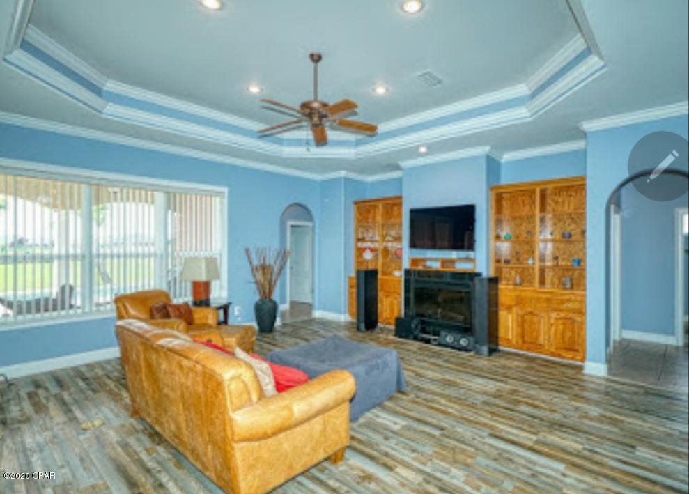 Kirkland Manor - Residential