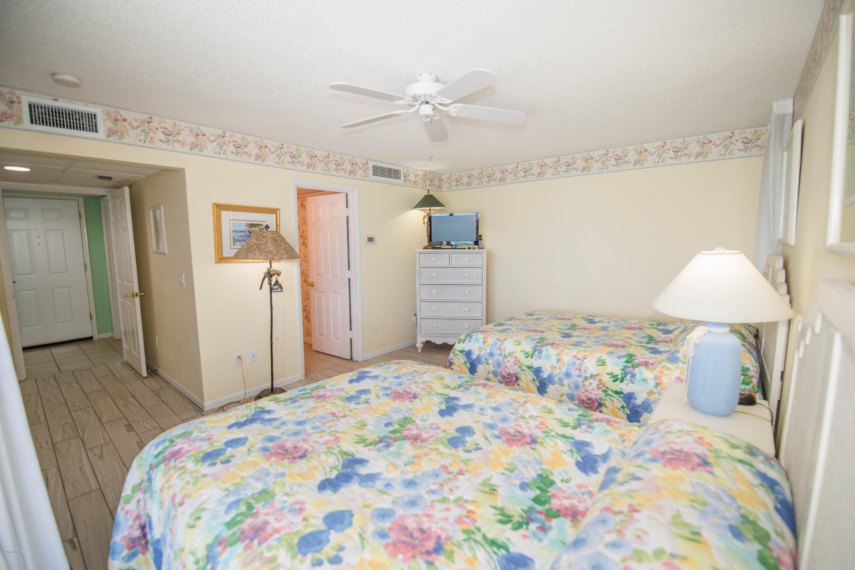 Long Beach Towers III - Residential