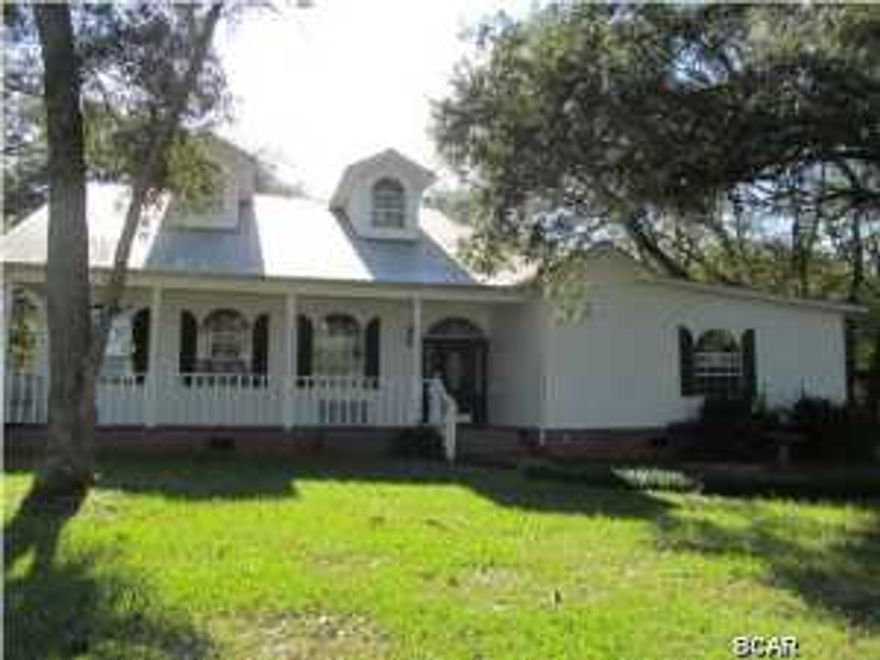 LAKEVIEW, 3 BEDROOM, 2 BATH HOME WITH COUNTRY FRONT PORCH, OPEN LIVING AREA, LARGE BEDROOMS, DETACHED GARAGE, LARGE KITCHEN WITH ISLAND AND DESK AREA, BUILT IN BOOKSHELVES. PETS NEGOTIABLE.