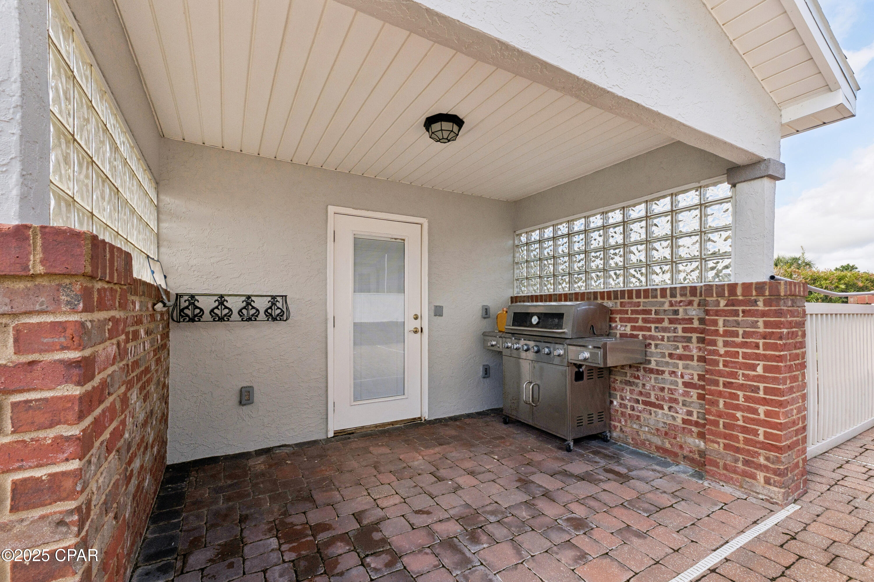 Kirkland Manor - Residential