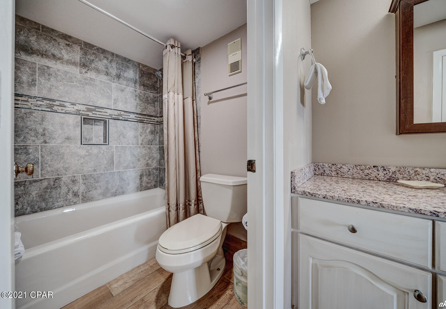 Summerhouse Condo. - Residential