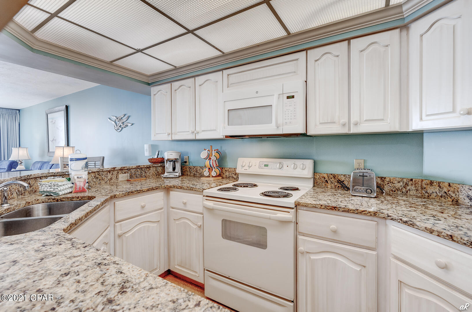 Summerhouse Condo. - Residential