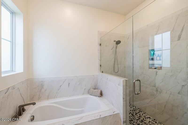 Shallow Reed On The Bay - Residential