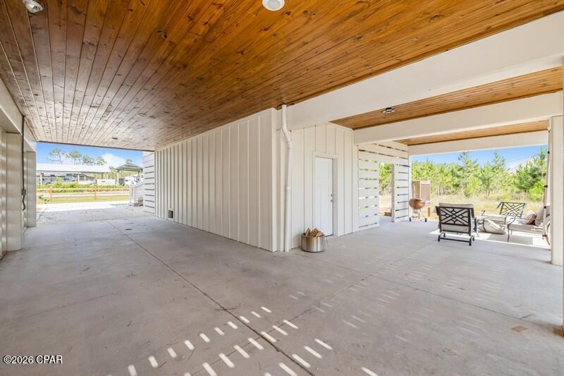 Shallow Reed On The Bay - Residential