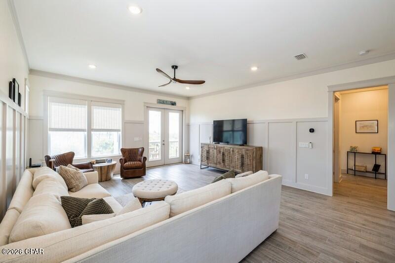 Shallow Reed On The Bay - Residential