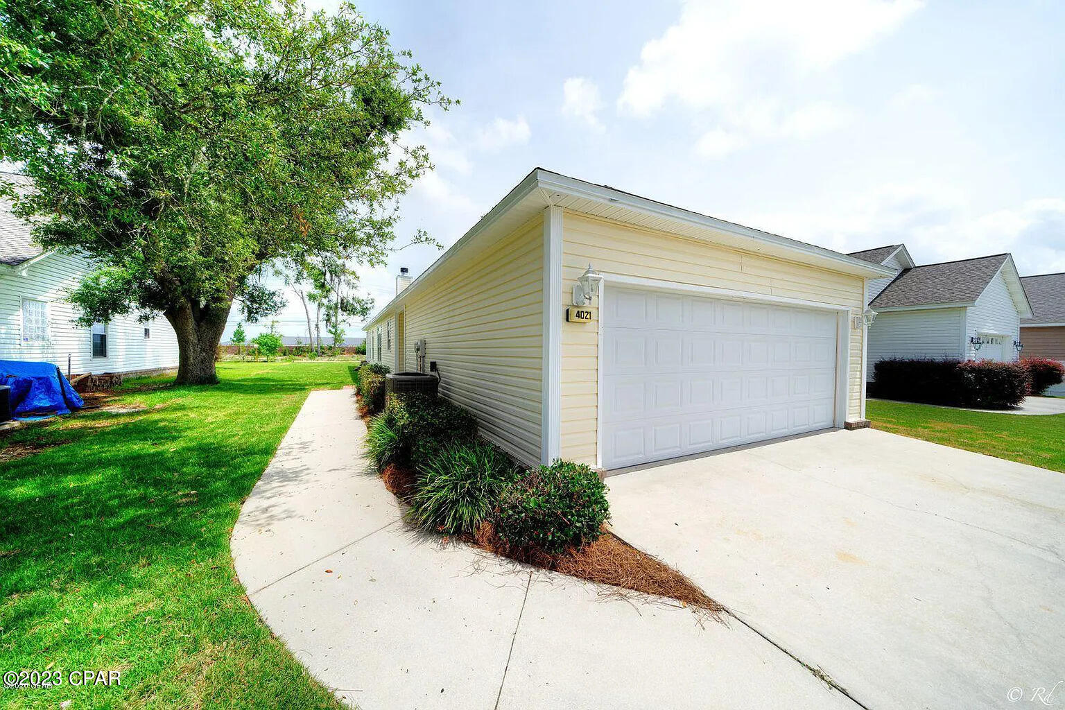 4021 Oak Forest Drive