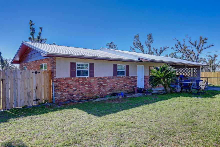 UNDER CONTRACT, SELLER ACCEPTING BACK-UP OFFERS!



This well maintained, 4bd/2ba house is ready for you to call it home! With plenty of room to both live and entertain, you'll be able to enjoy the spacious, privacy fenced backyard and pool! The updated kitchen features stainless steel appliances with plenty of cabinets and counter space. Just off the kitchen you'll find French doors which open to the large family room. The family room features tile floors and leads out to the back patio and pool. Don't miss out on what this home has to offer! 



Call a Realtor today to schedule your private showing. If important, please verify all measurements.